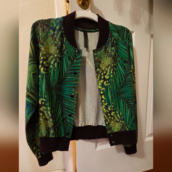 Lightweight jacket - Picture 2 of 4